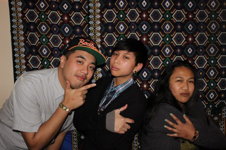 309261_436737543075716_1272388600_n